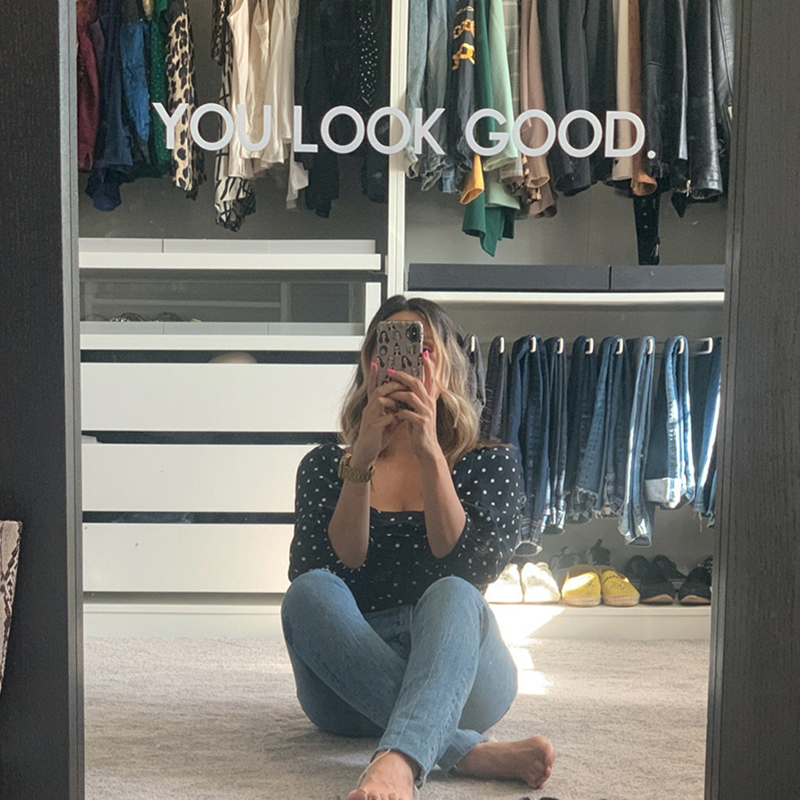 You Look Good Mirror Wall Stic - đánh giá và giá Home Goods Bathroom Decor